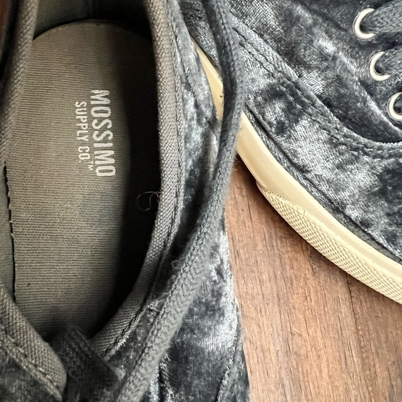 Mossimo Supply Co Sneakers SZ 9 - Picture 7 of 7